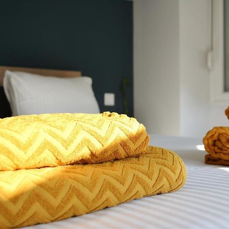 Bella Suite City Center, Parking Tesalonika Bagian luar foto