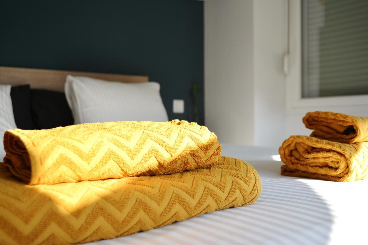 Bella Suite City Center, Parking Tesalonika Bagian luar foto